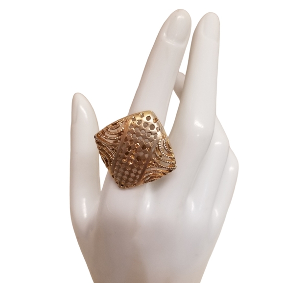 VINTAGE GOLDPLATED STEEL STATEMENT RING - Picture 1 of 6